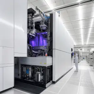 Asml Ovládá Přes 90 % Trhu Litografických Strojů S Tržbami 40 Miliard Dolarů