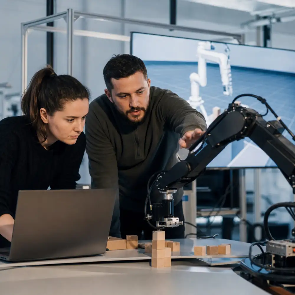 Robotičtí Výzkumníci Řeší Propast Mezi Simulací A Reálným Světem Pomocí Uzavřené Smyčky