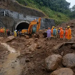 Sesuv Půdy Na Staveništi Tunelu V Kerale Zabil Osm Lidí