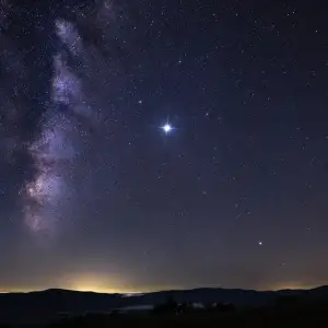 Nová Studie Z Arxiv Řeší Staletou Záhadu Proměnlivosti Jasnosti Hvězdy Théta Eridani