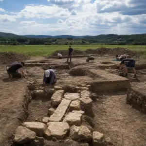 Archeologové Na Slovensku Zkoumají Další Pozůstatky Římského Vojenského Tábora V Barbariku