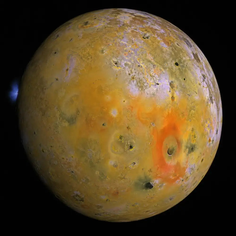 Sonda Juno Poprvé Přímo Změřila Únik Vnitřního Tepla Z Povrchu Jupiterova Měsíce Io