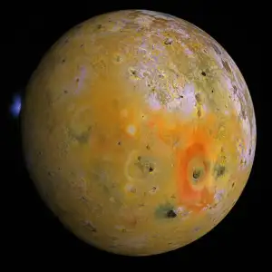 Sonda Juno Poprvé Přímo Změřila Únik Vnitřního Tepla Z Povrchu Jupiterova Měsíce Io