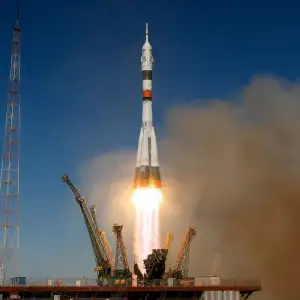 Nová Posádka Po Startu Z Bajkonuru Zahájila Osmiměsíční Misi Na Iss