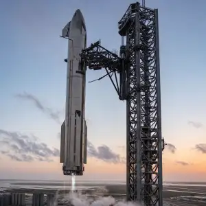 Spacex Se Při Čtrnáctém Letu Starship Poprvé Pokusí Zachytit Stupeň Ship Věží