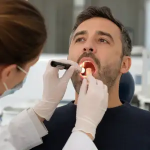 Hpv Stále Častěji Způsobuje Nádory Hrdla A Úst U Mužů, Ukazují Nové Analýzy