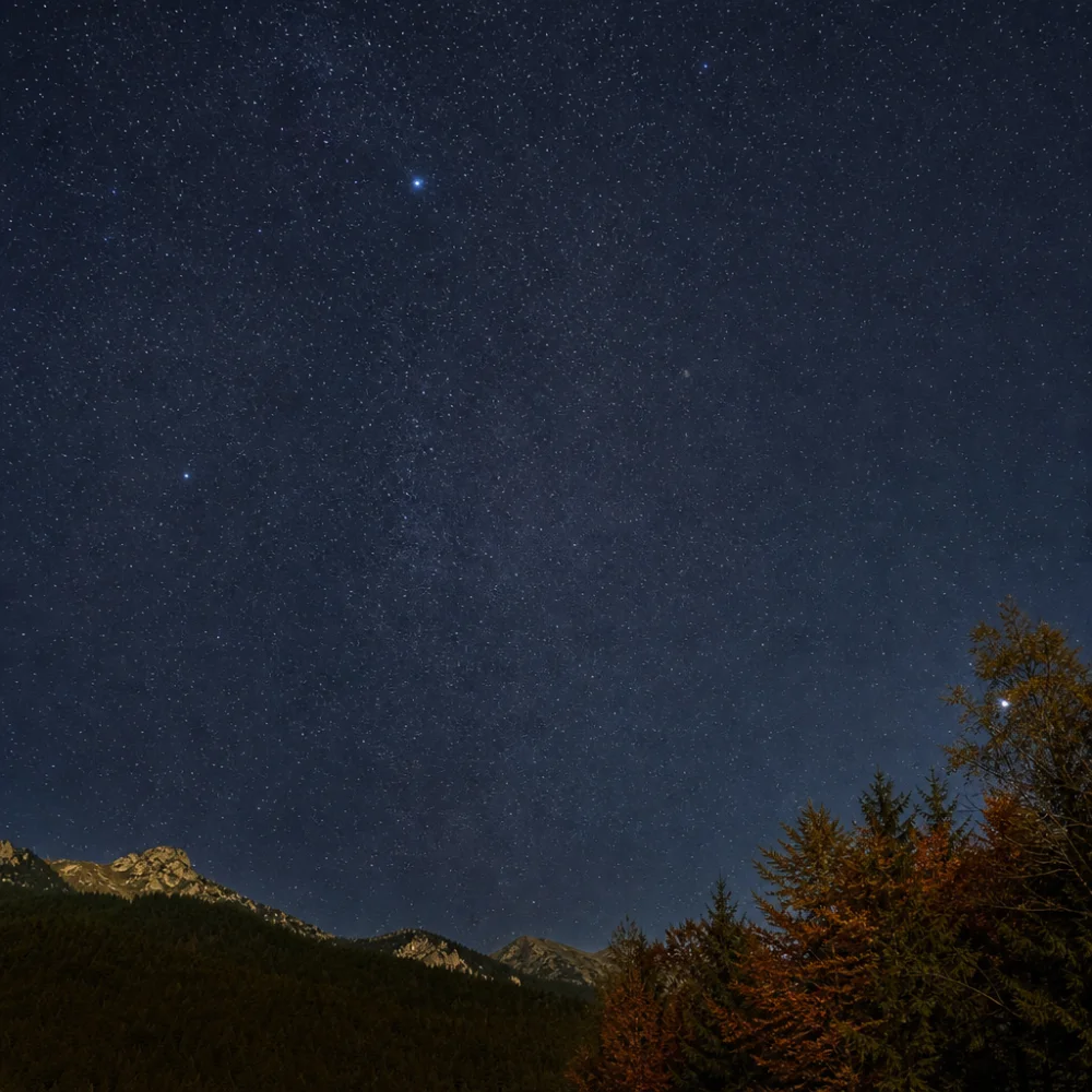 Letní Trojúhelník Na Obloze: Vega, Altair A Deneb I V Podzimních Měsících