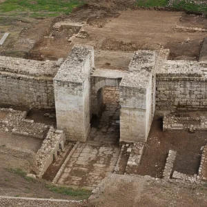 Archeologové V Rumunsku Odhalili Bránu Římské Pevnosti Z Doby Provincie Dacie