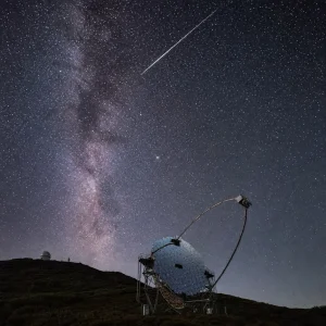 Perseidní Meteor Nad La Palmou: Unikátní Snímek Zachytil I Teleskop Lst-1 A Mléčnou Dráhu