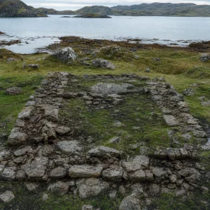 Archeologové Ve Skotském Argyllu Objevili Pozůstatky Raně Středověkého Kláštera Lios Mòr