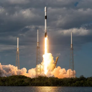 Spacex Vypustí 13. Října 35. Zásobovací Misi Dragon K Iss Se Solárními Panely