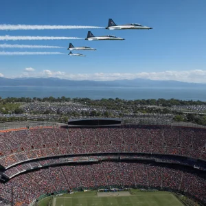 Nasa Přelétla S Letouny F-5 Nad Zápasem Nfl A Představila Program Artemis