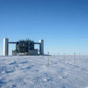 Observatoř Icecube V Antarktickém Ledu Otevírá Novou Éru Neutrinové Astronomie