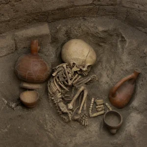 V Chrámu Kultury Moche Byl Objeven Pohřeb Kojence Z Elitní Vrstvy